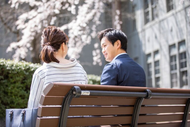 men and women talking on the bench0293